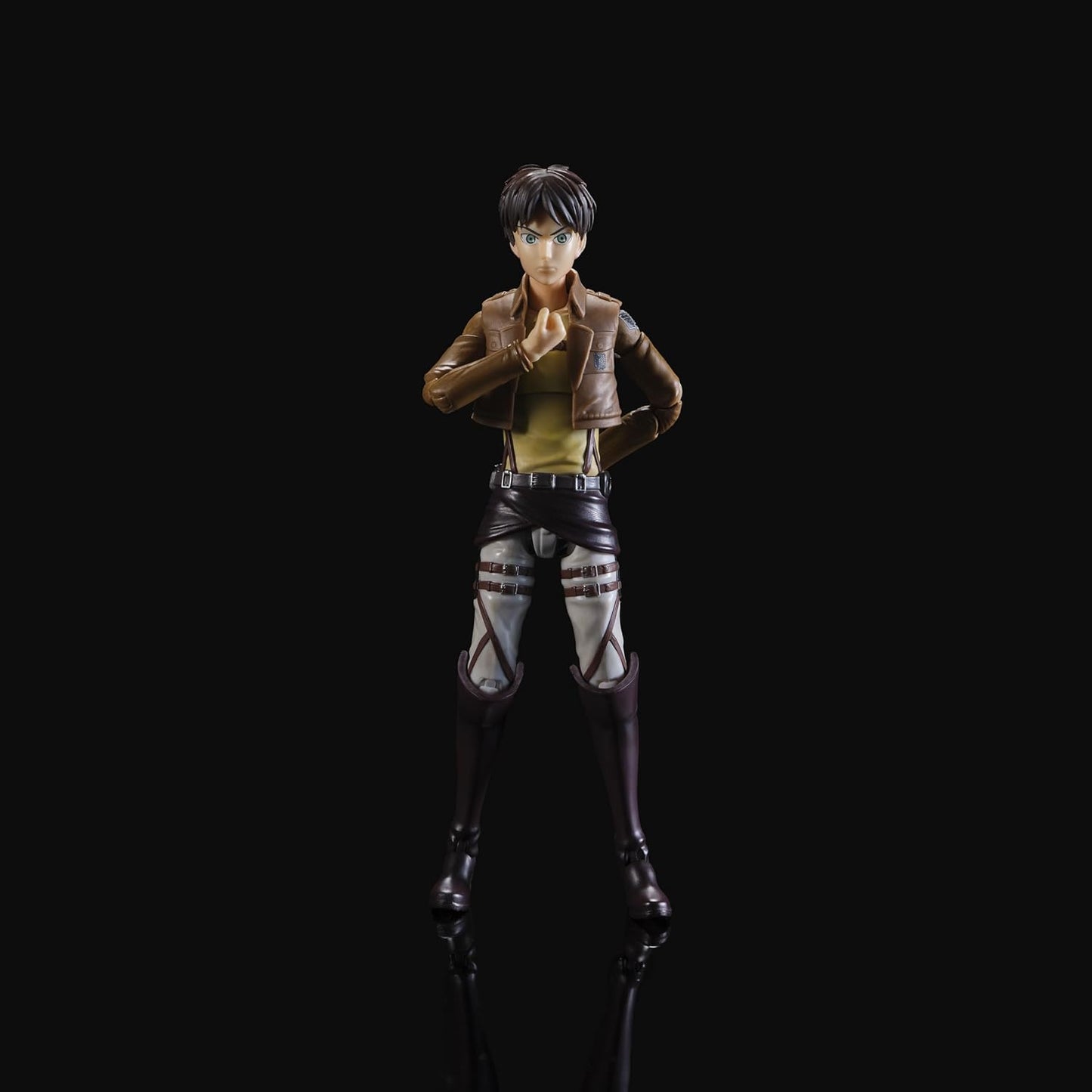 Eren Jaeger Figura de Acción Attack On Titan Jazwares Total Anime 16 Cm