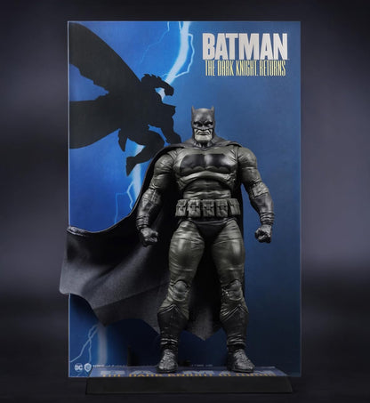 Batman Figura De Acción Dark Knight Returns DC Mcfarlane Cover Recreations 18cm