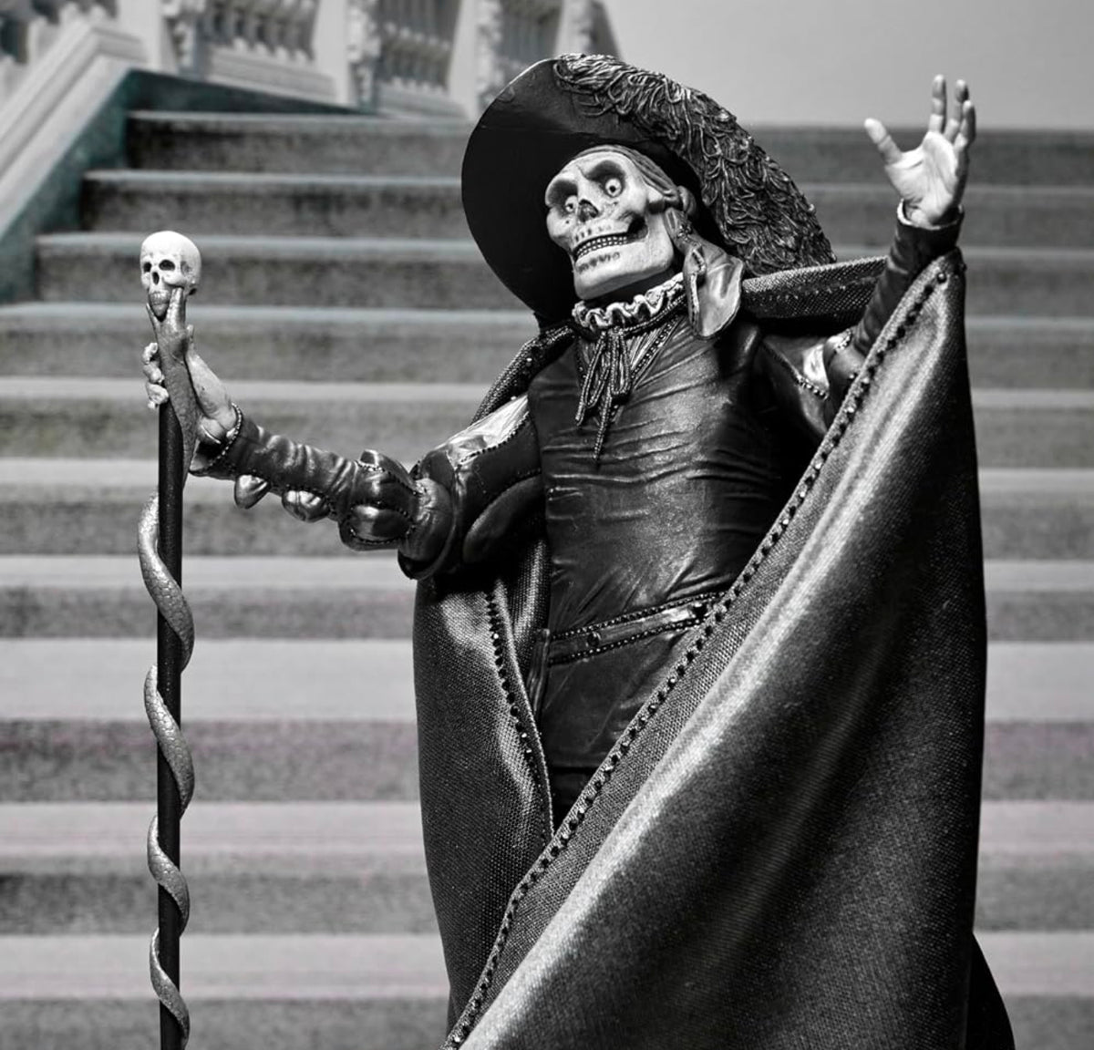El Fantasma de la Opera 1925 Masque of the Red Death B&W Figura De Acción Universal Monsters Neca Ultimate 18 Cm
