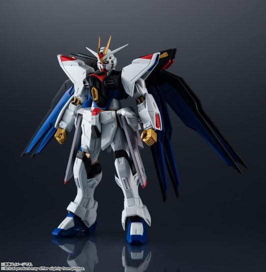 Strike Freedom Gundam ZGMF X20A Figura de Accion GU 28 Gundam Universe Bandai 16cm