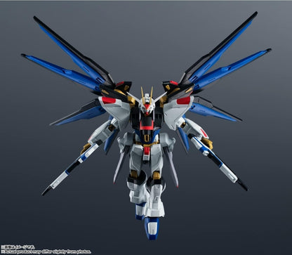 Strike Freedom Gundam ZGMF X20A Figura de Accion GU 28 Gundam Universe Bandai 16cm